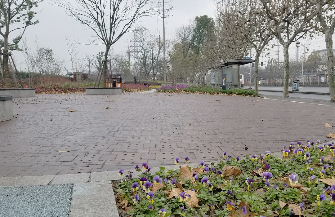 闵行龙吴路-再生自嵌板