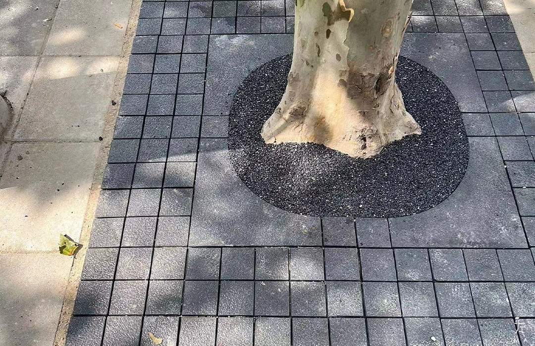 中山南路-组合式树穴盖板（木质）